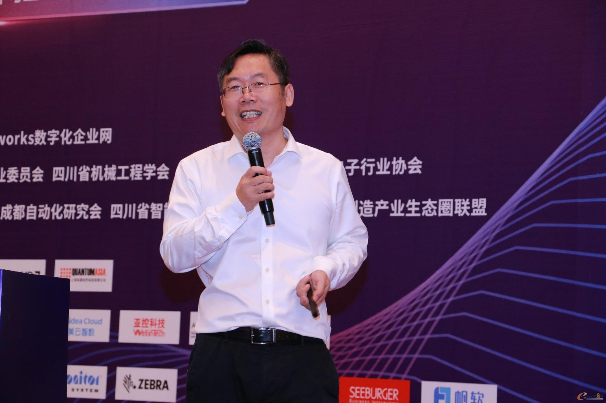 图12 AMD中国区企业与商用事业部资深业务发展经理丁良元