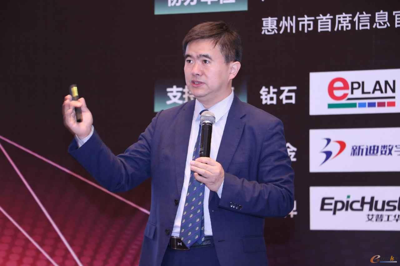国家智能制造专家委员会委员、e-works CEO黄培博士