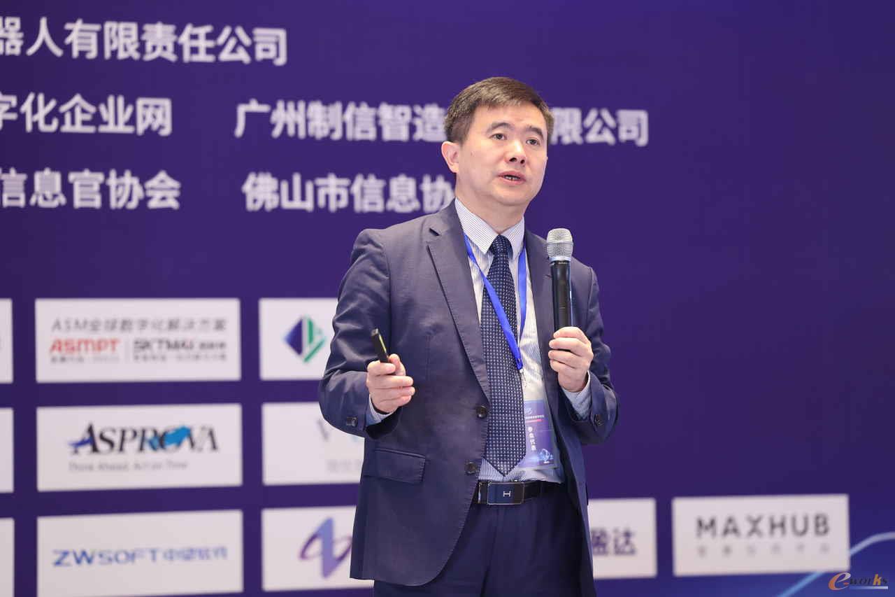 国家智能制造专家委员会委员、e-works CEO 黄培博士