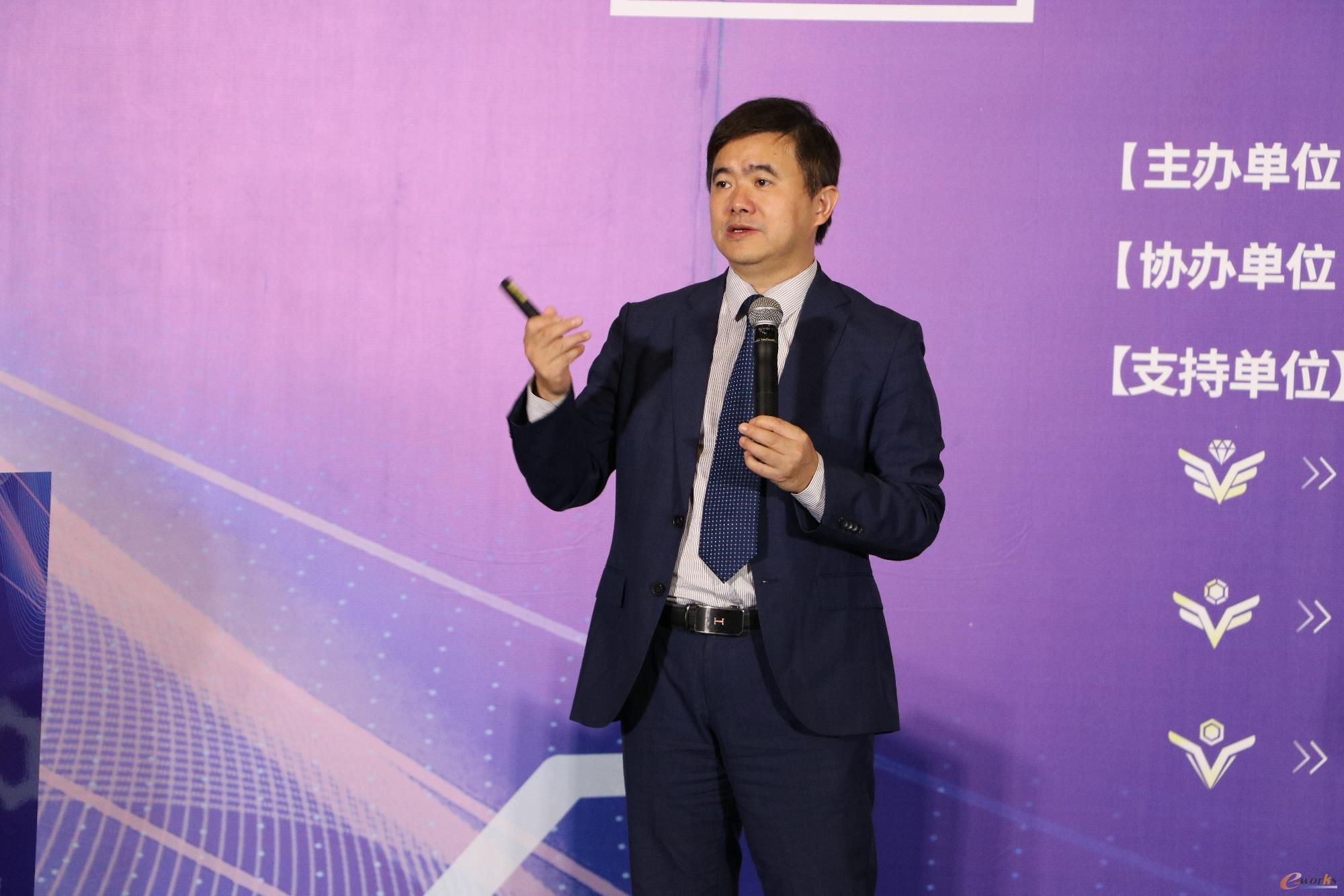 国家智能制造专家委员会委员、e-works CEO 黄培博士