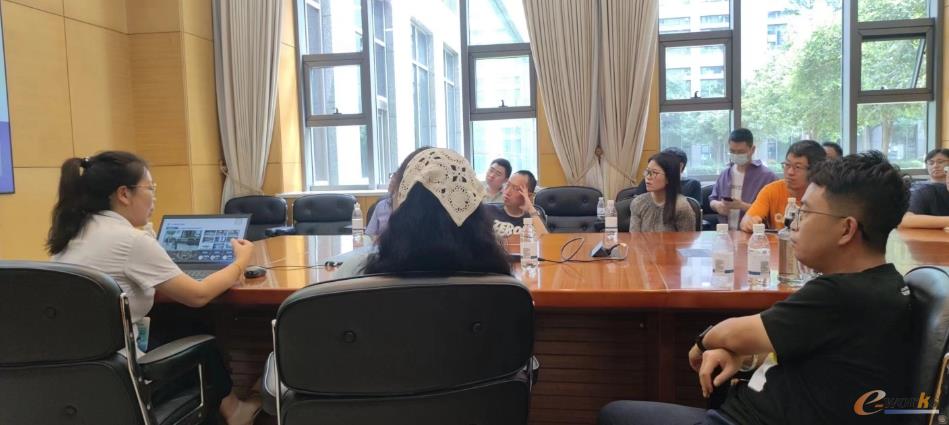 学员们在东方汽轮机座谈交流