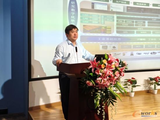 国家智能制造专家委员会委员、e-works CEO黄培博士