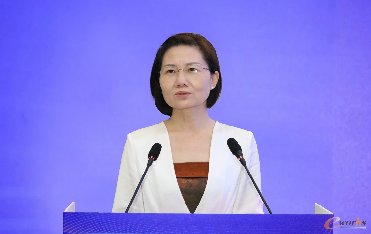 湖北省经济和信息化厅党组成员、副厅长吕晓华