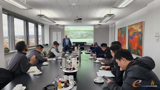 e-works考察团在菲尼克斯电气交流座谈