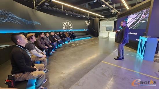 e-works考察团在西门子交流