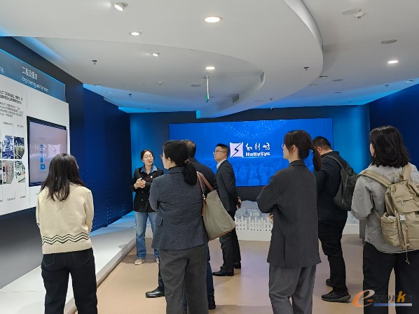 参观和利时集团展示