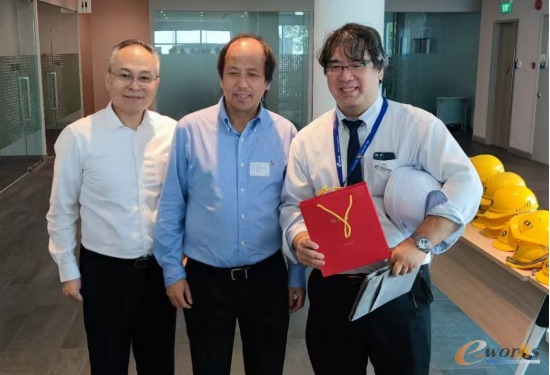 杨华勇院士与牧野机床亚洲公司领导合影