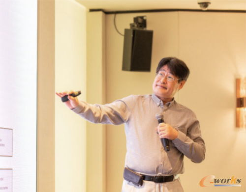 新加坡科技局高性能计算研究院杰出首席科学家、杰出研究员张永伟博士