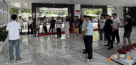 考察团在珠海许继电气展厅考察交流
