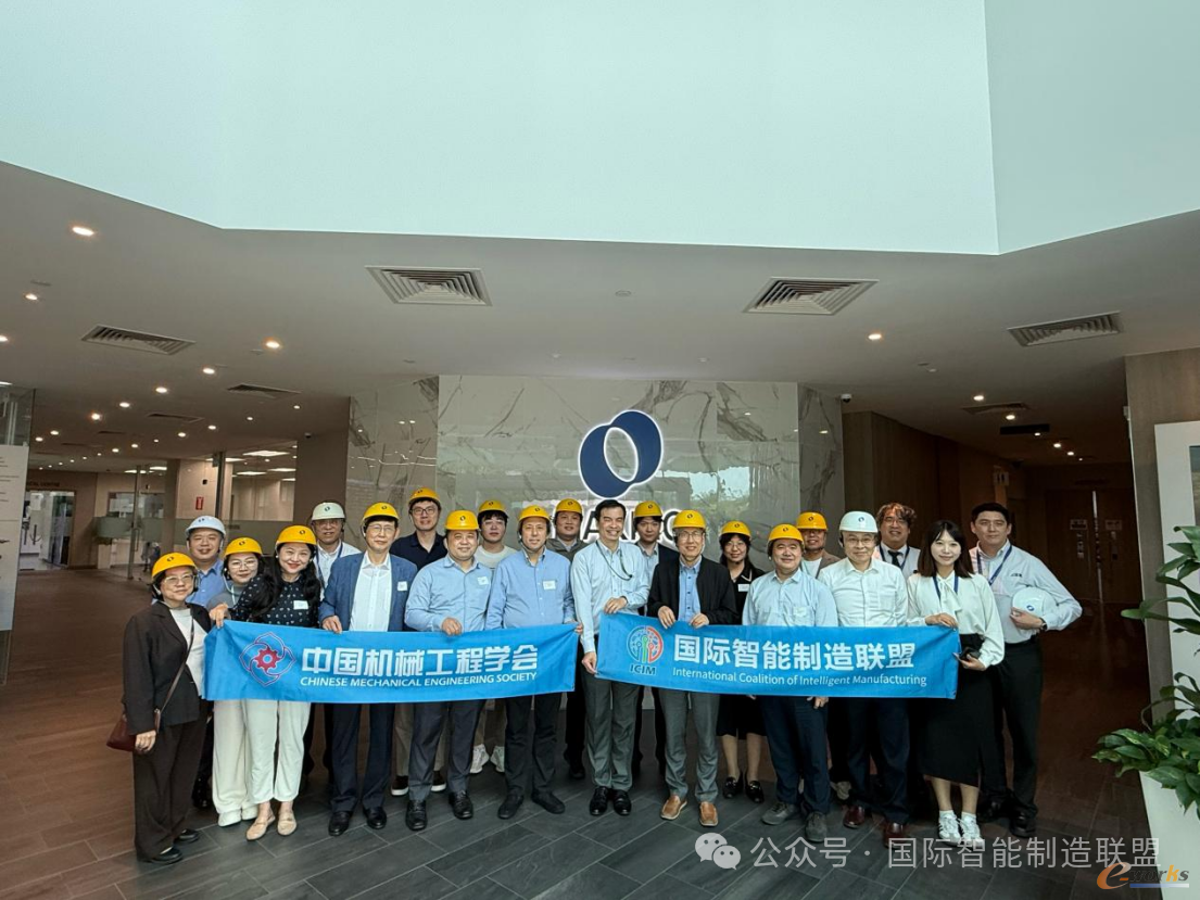 ICIM考察团在牧野机床新加坡工厂合影