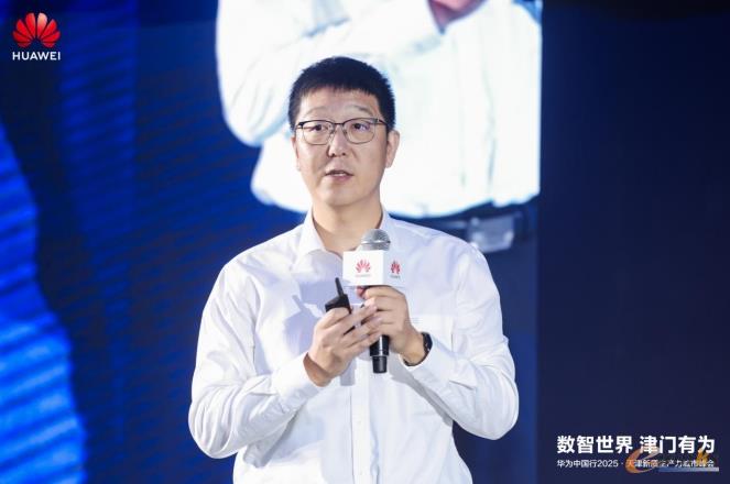天津港（集团）有限公司总工程师 杨荣