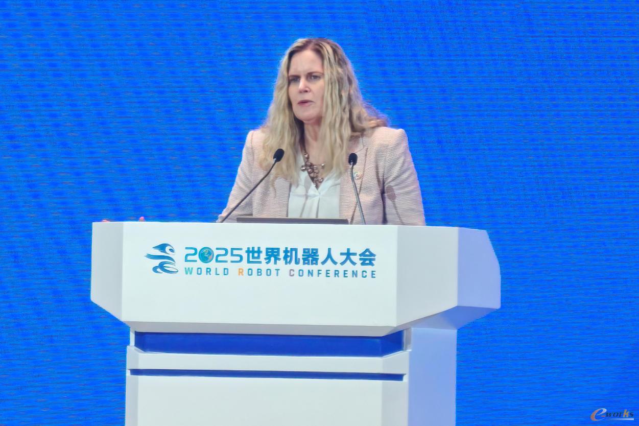 IEEE主席兼首席执行官Kathleen Kramer