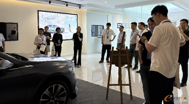 考察团在吉利汽车杭州湾公司参观交流