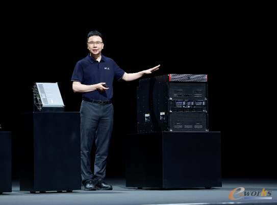 杨超斌发布Atlas 850企业级风冷AI超节点服务器