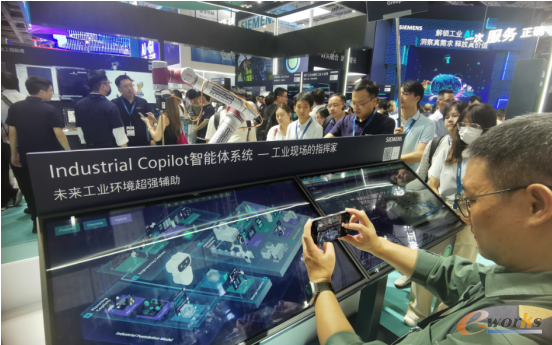 西门子Industrial Copilot智能体系统