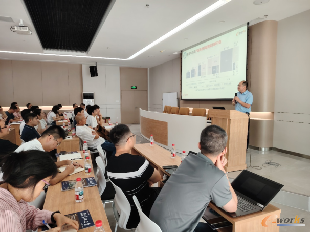 e-works常务副总经理李翔