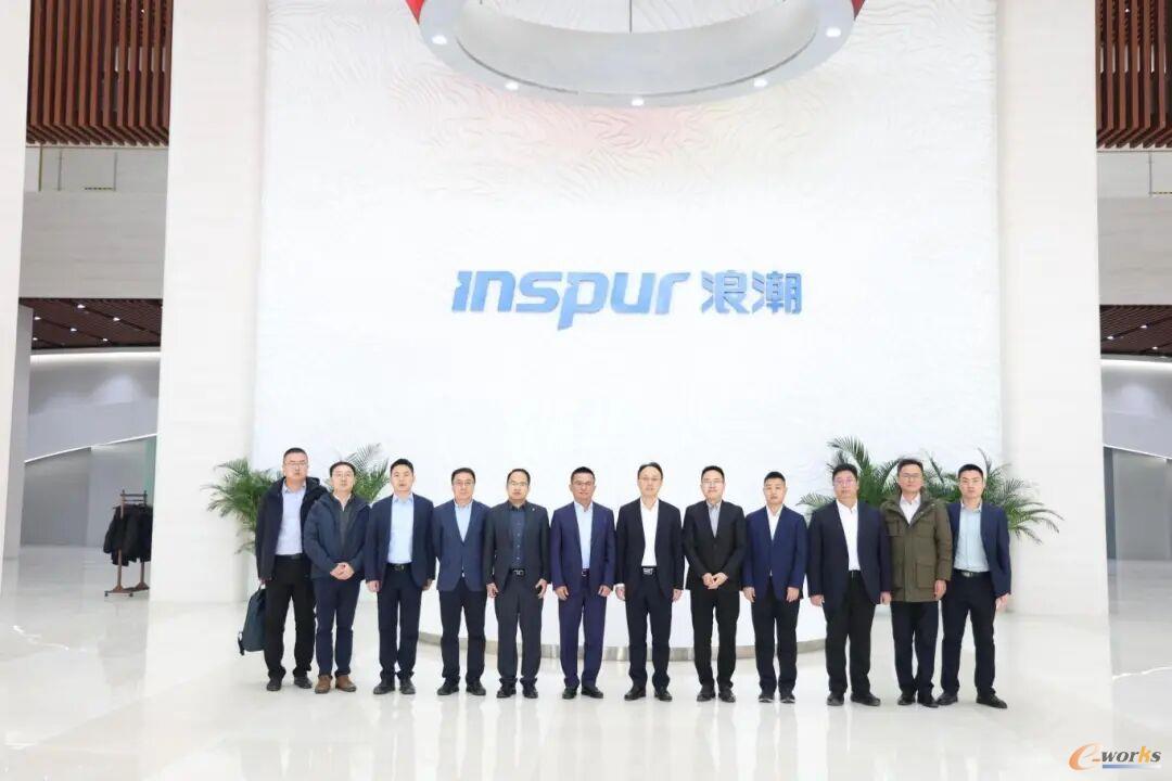 ABB与浪潮通信代表合影