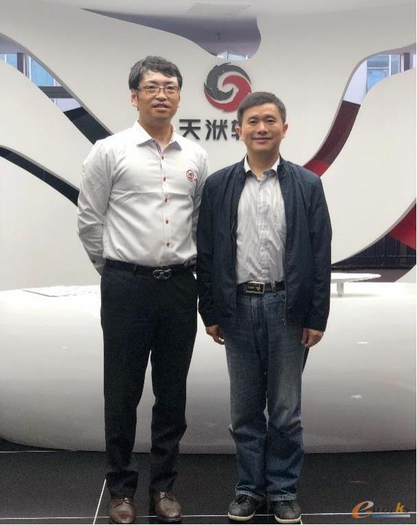 天洑软件创始人/董事长张明博士和e-works CEO黄培博士合影