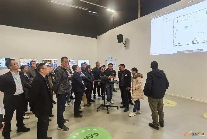 MiR工程师现场演示基于简单的软件调整来变更MiR1350执行的任务