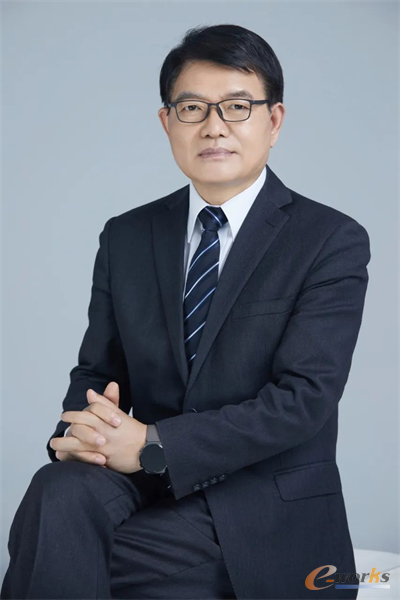 梅敬成博士