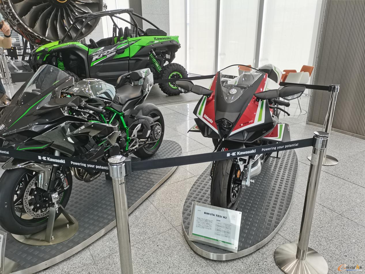 图4 川崎重工摩托车展品
