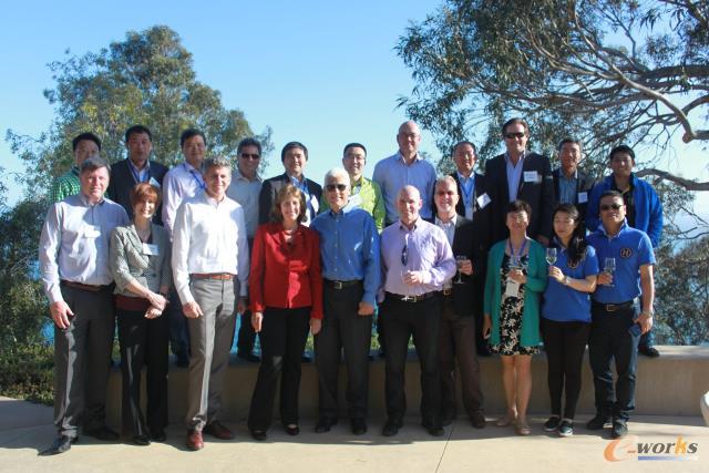 QAD高管团队成员与考察团成员合影