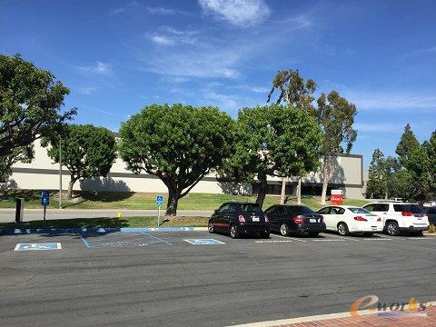 VITATECH 的生产车间分布于道路的两侧,但环境非常整洁