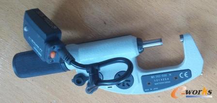 带有RFID芯片的千分尺