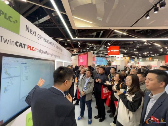 倍福（Beckhoff）向考察团介绍新一代PLC技术TwinCAT PLC++