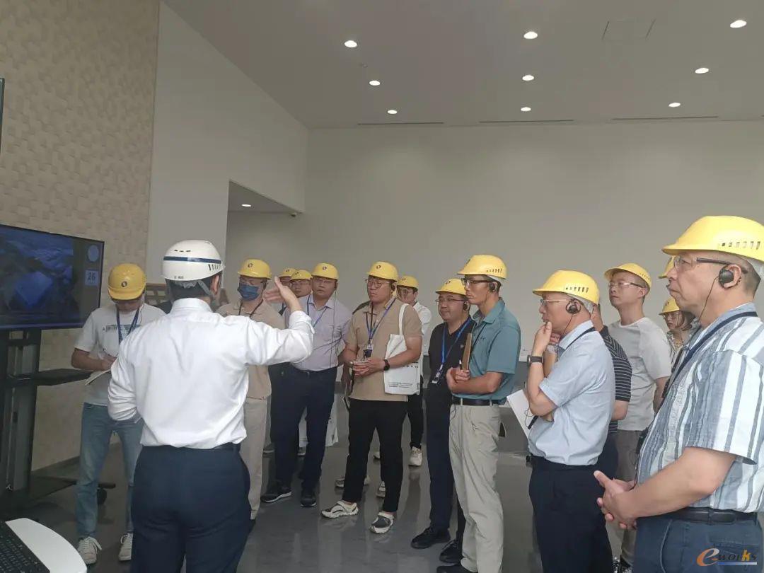 考察团参观牧野机床厚木工厂
