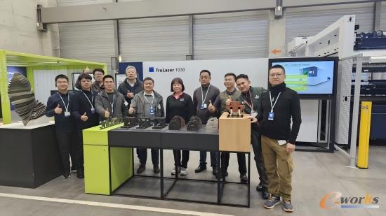 e-works考察团在通快合影