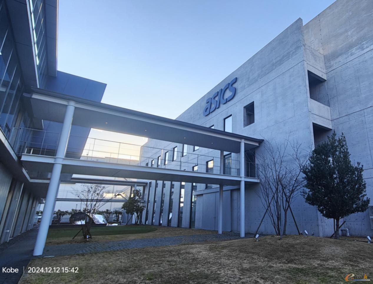 ASICS人体工学研究所