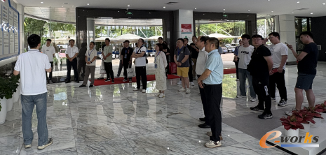 考察团在珠海许继参观交流