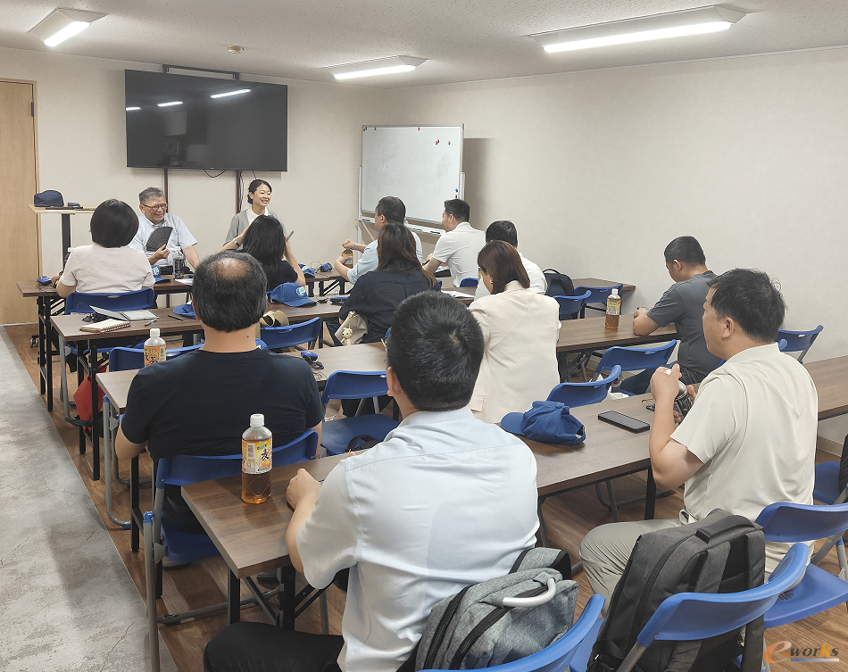 e-works考察团在Suzaki交流
