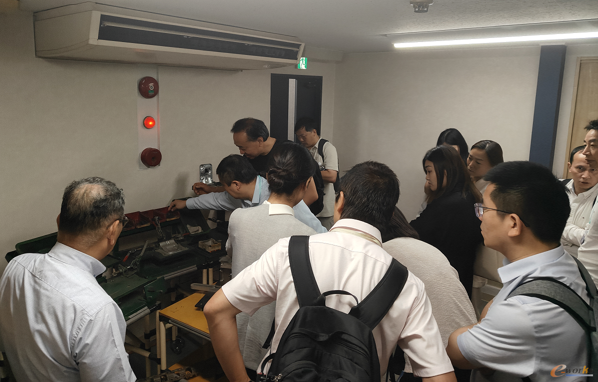 e-works考察团在Suzaki交流
