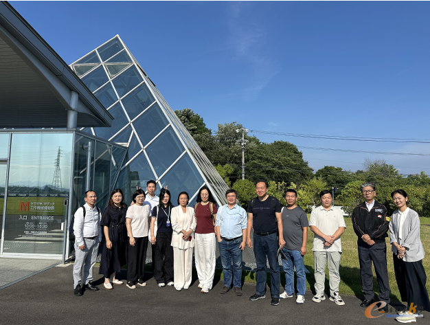 e-works考察团山崎马扎克机床博物馆合影