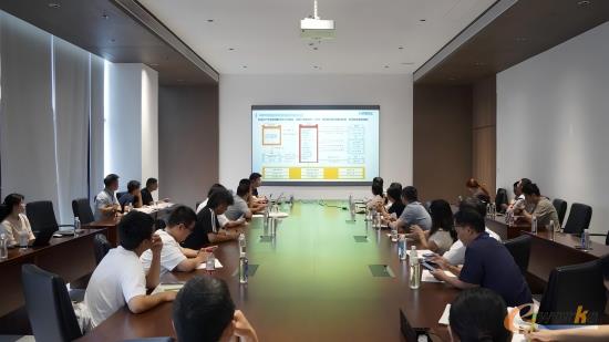 考察团与骆驼集团专家交流座谈