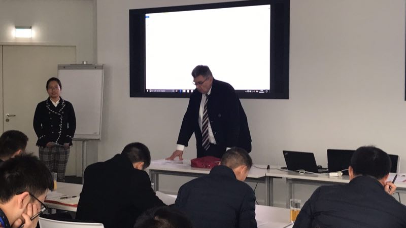 Hans-Peter Lentes教授