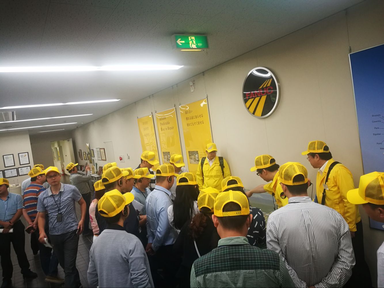 考察团参观发那科工厂