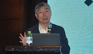 李培根院士出席本次会议并发表主题演讲《中国制造业战略与技术转型》