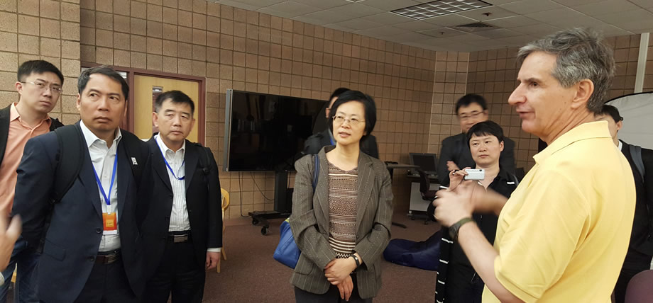 参观密西根大学机械学院的三维技术实验室7