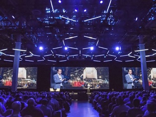 Autodesk CEO Andrew Anagnosݽ
