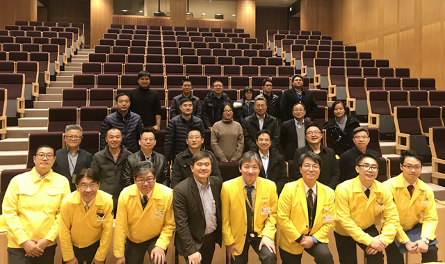 考察团成员FANUC合影