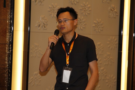 现场提问